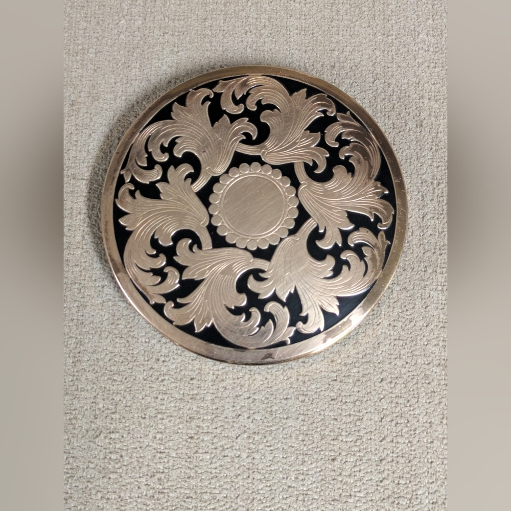 Vintage 1940s Rex 5th Avenue "Flapjack" Compact